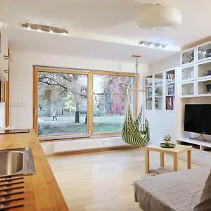 Appartement Invalidovna, Praag